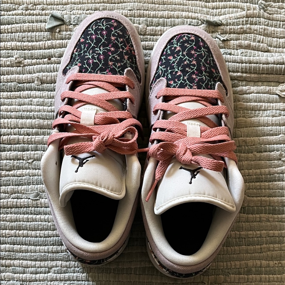 Kids Floral Sneakers with Pink Laces